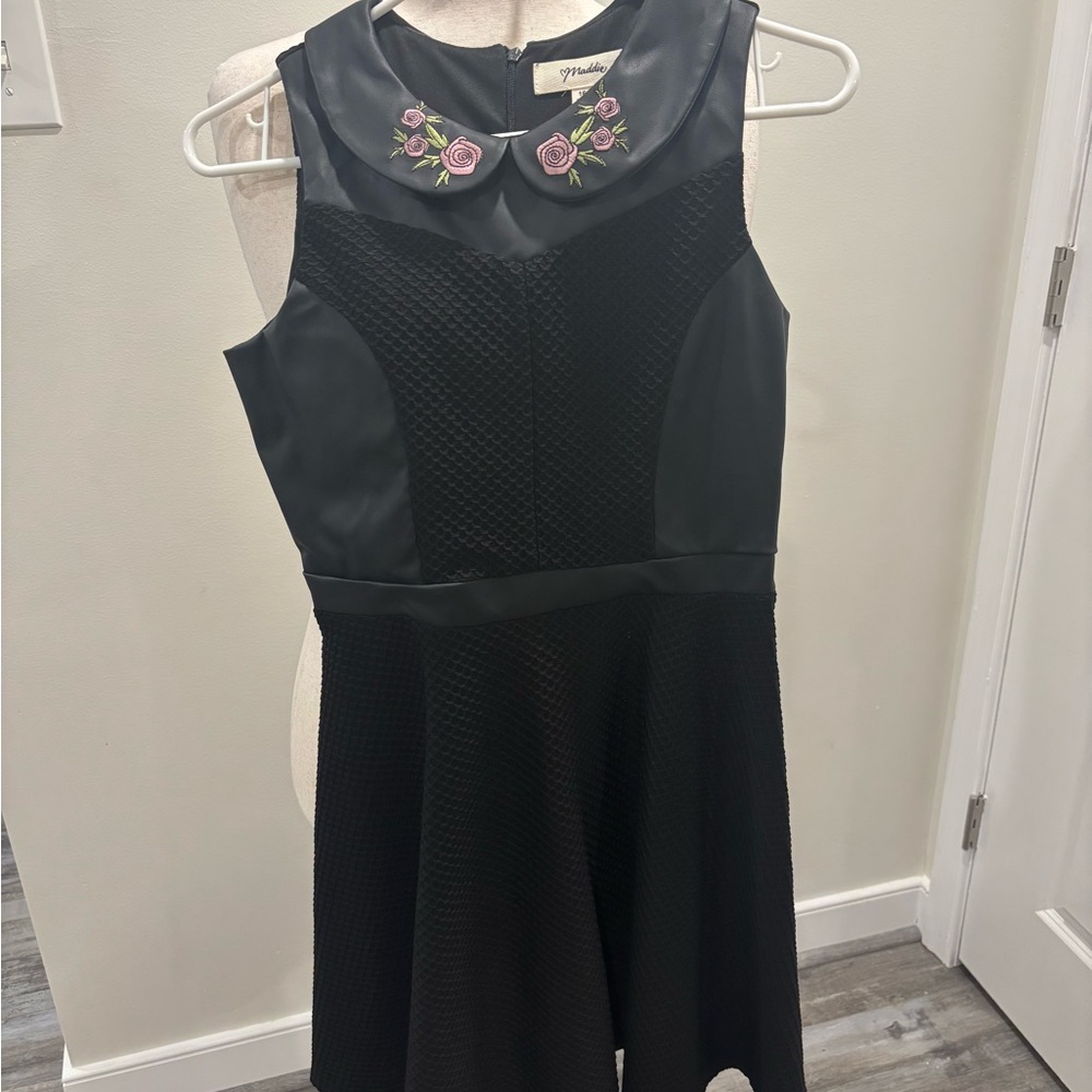Elegant Black Kids Dress with Floral Embroidery